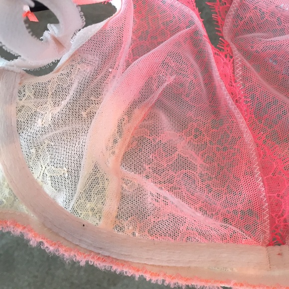 ❤️"Very Sexy" Collection Victoria Secret Bra 32D❤️ - Picture 7 of 8